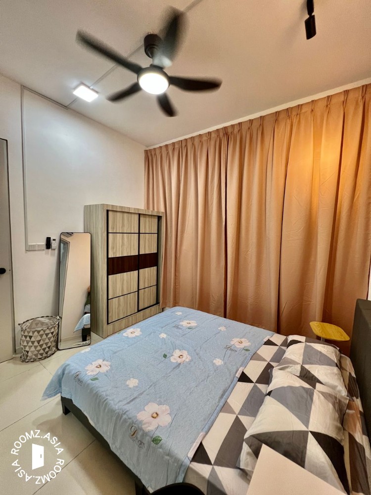Master room for rent at with private 🛁bathroom