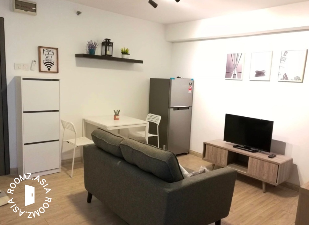 Studio room for rent at with private 🛁bathroom
