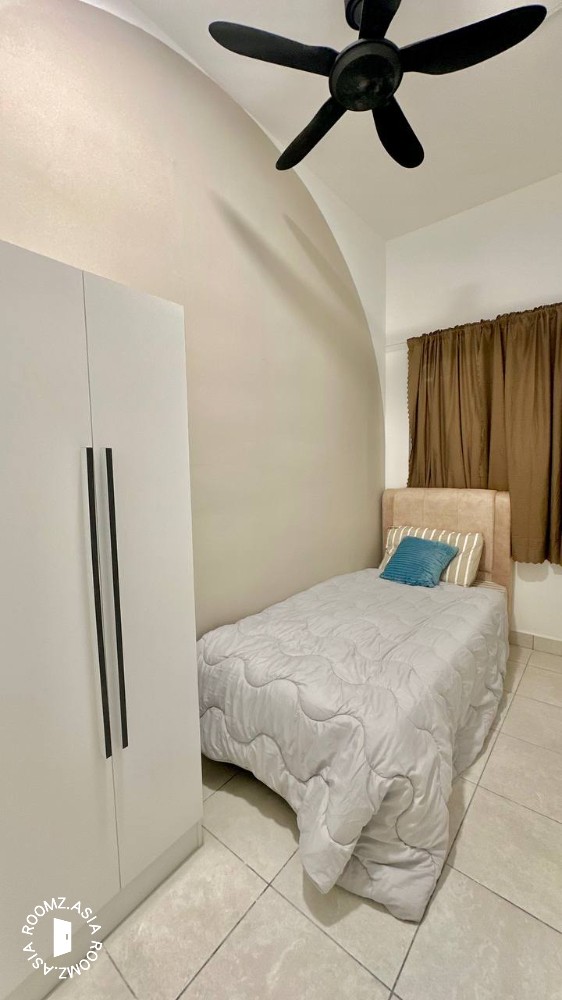 Single room for rent at prefer 👩female
