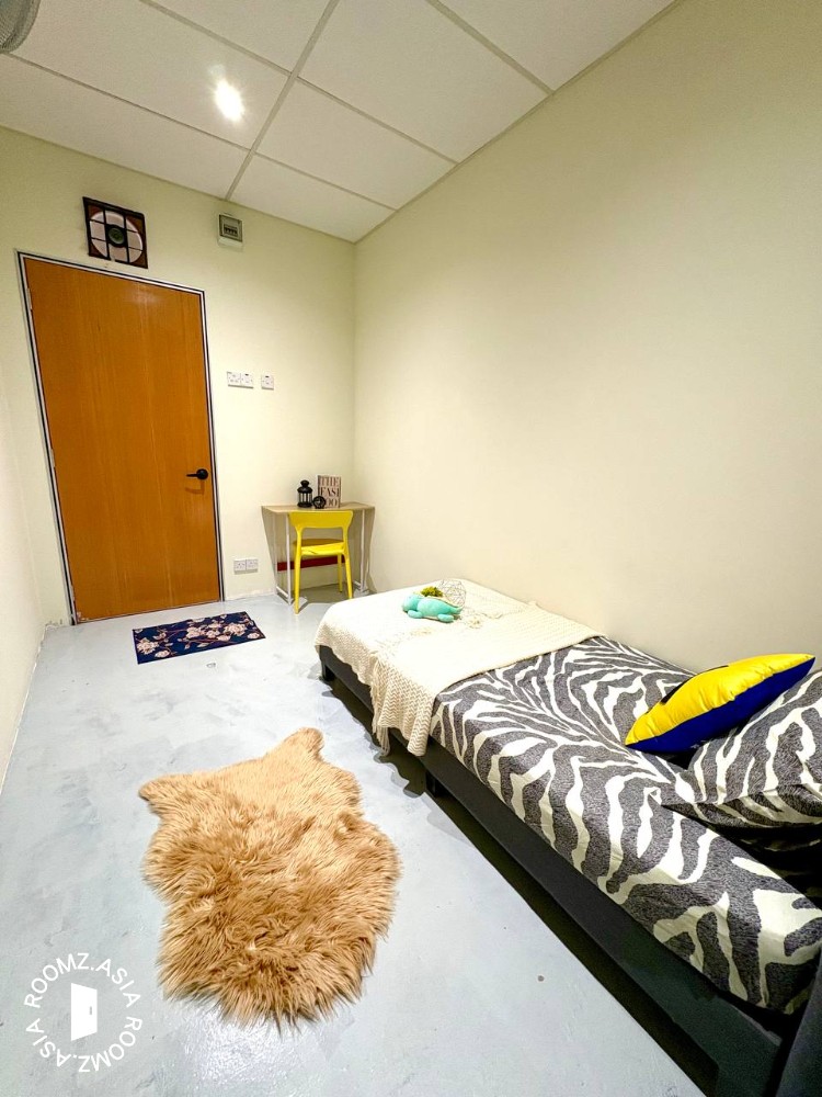 ROOM for rent !! MKH Boulevard .. MRT Kajang .. KTM kajang