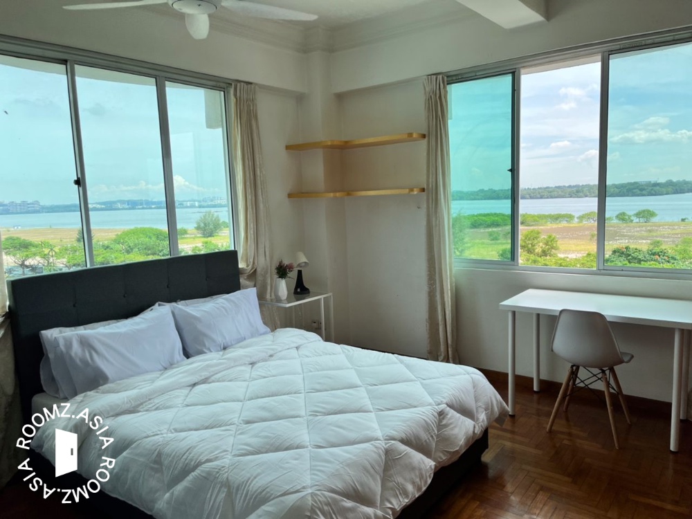 Middle room for rent at prefer 👩female