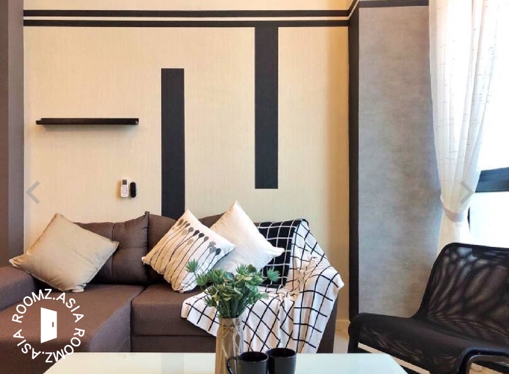Looking for a happy, great tenant to make this cute and place home! A condo common room with a private bathroom for the tenant's own use. Fully furnished with a Queen sized bed, ceiling fan, aircon, wardrobe with mirror, study table with chair, televisi