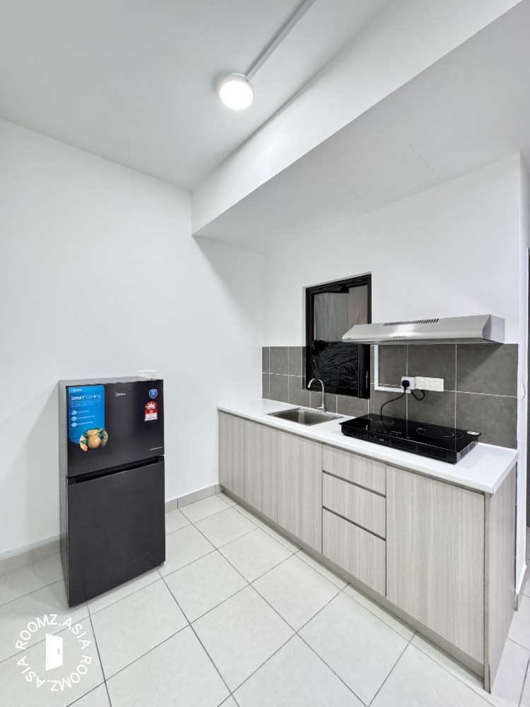 Single room for rent at Netizen Residence (Next To MRT Station)