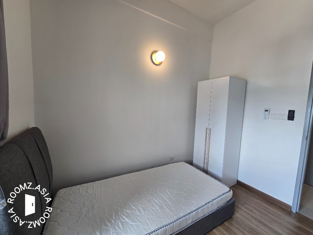 121 Residence, Female unit, Brand new medium bedroom. Next to 1UTAMA, FIRST AVENUE