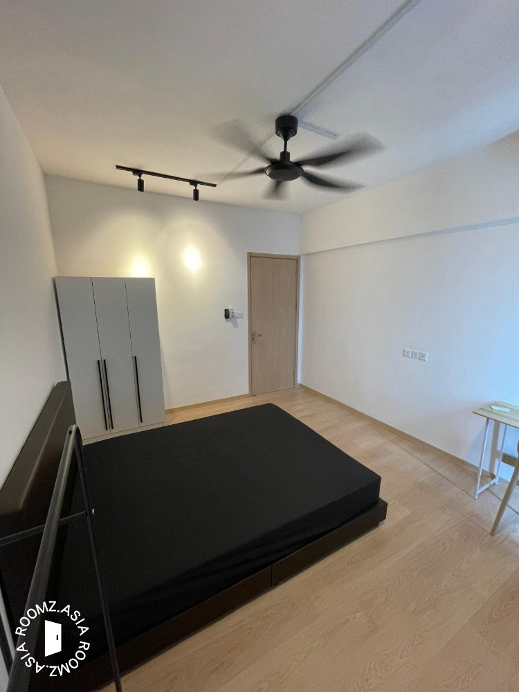 MEDIUM ROOM FOR RENT IN ARADIA RESIDENCE KEPONG INCLUDE UTILITES