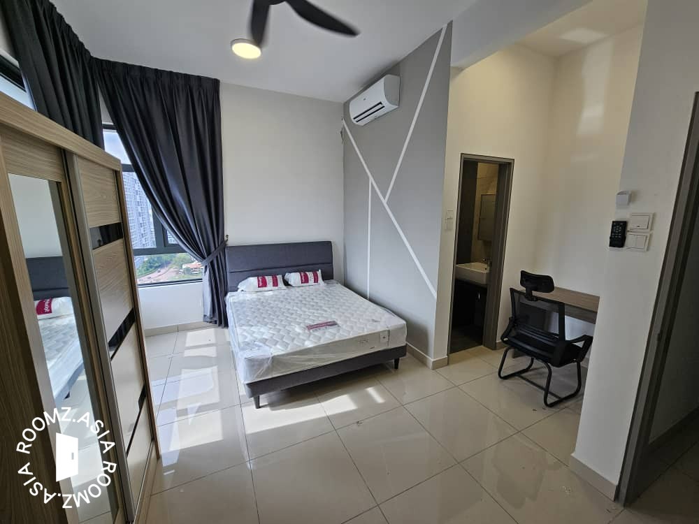 Master room for rent at with private 🛁bathroom