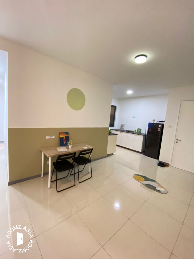 🏙️ High-Floor Unit with Stunning Views – Peaceful & Comfortable!