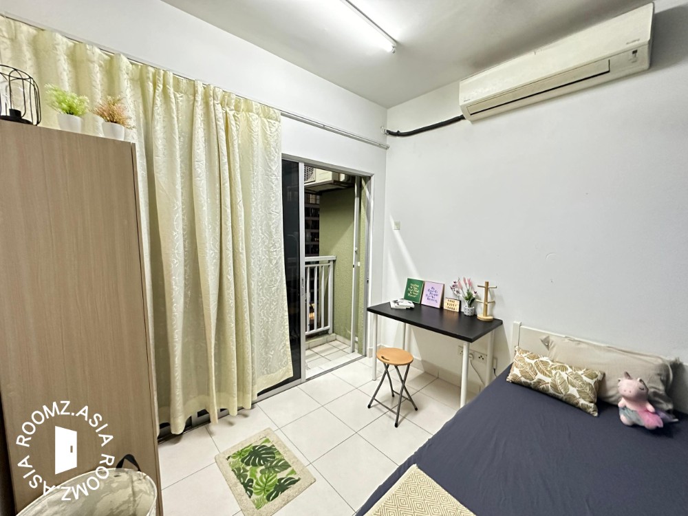 ✨ Well-Lit & Spacious Room – A Comfortable Living Experience!