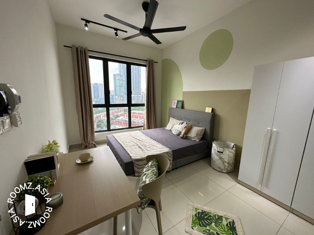🌞 Spacious & Bright Room – Perfect for a Comfortable Stay!