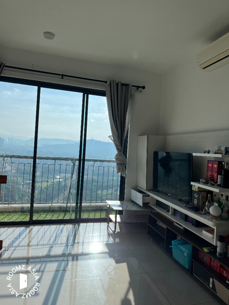 Middle room for rent at Parkhill Residence, Bukit Jalil