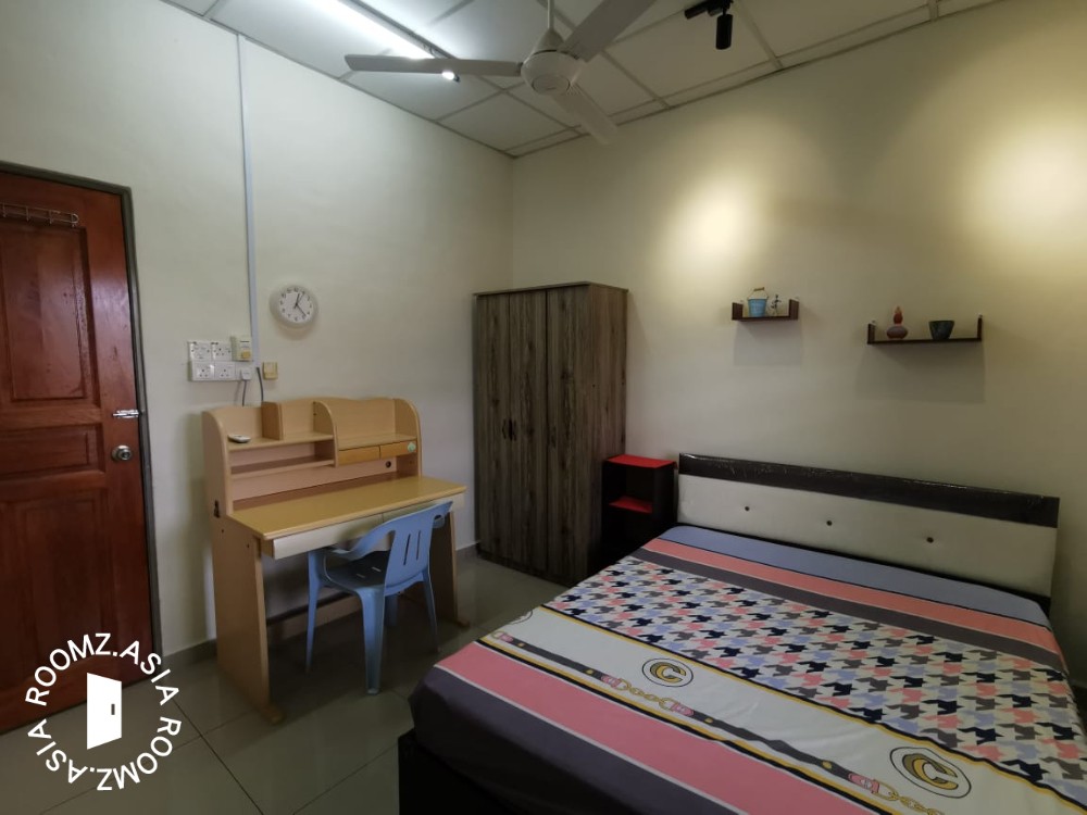 Male Single Room Near HSNI Batu Pahat For Rent