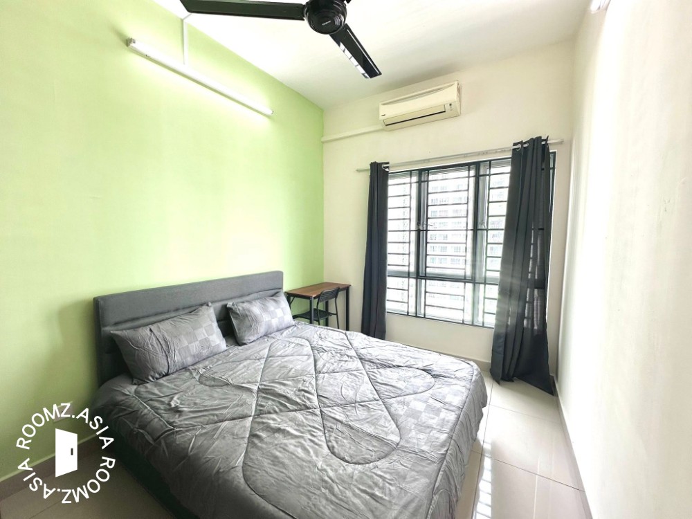 Modern & Newly Renovated MIDDLE room (M2)|OUG Parklane