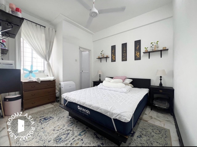 Studio room for rent at Sentul with private 🛁bathroom
