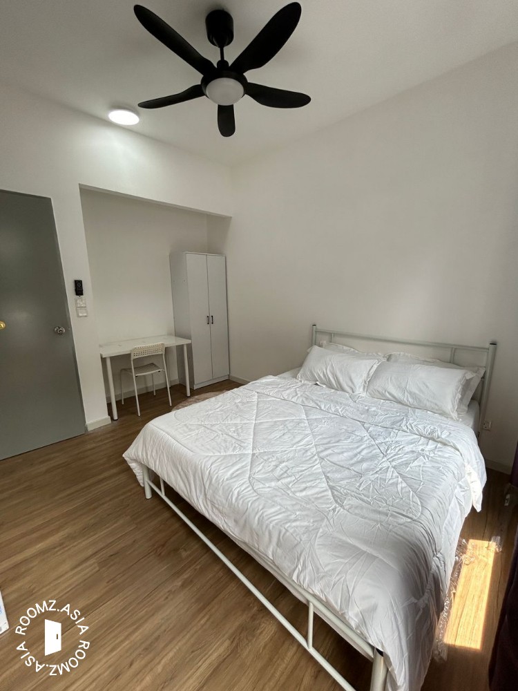 Cheapest Master Room at Maluri