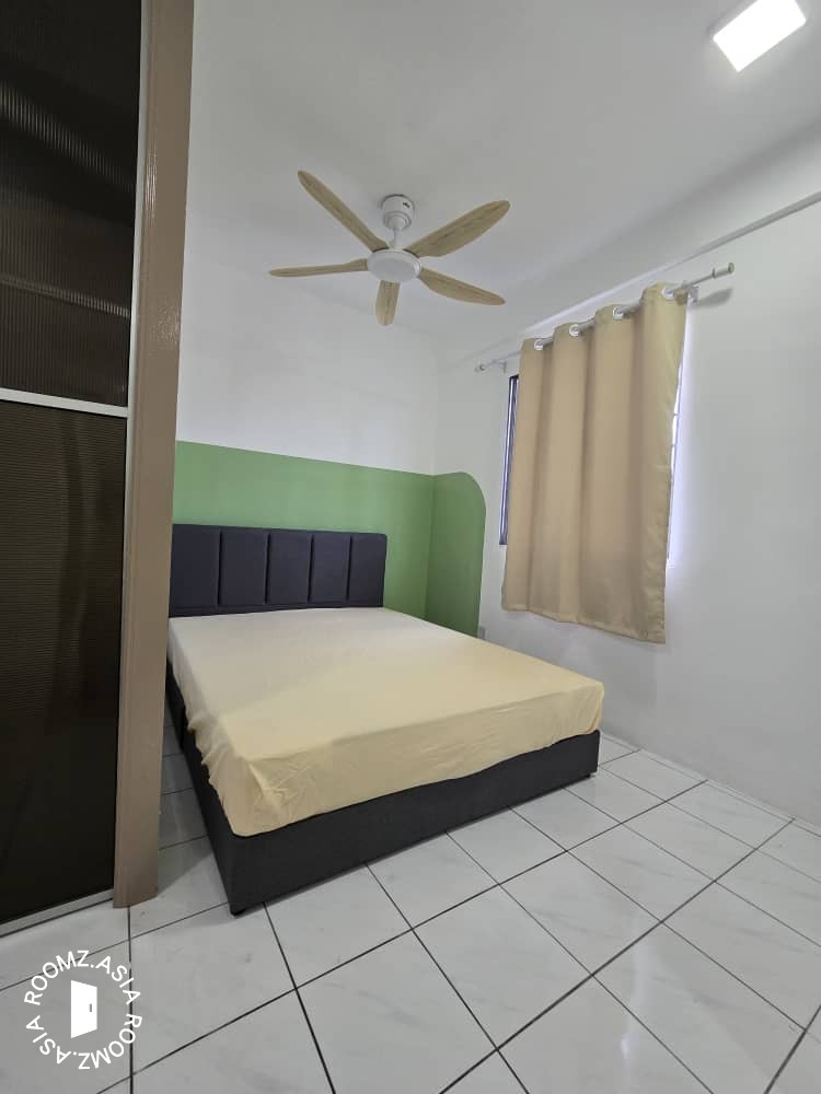 Master room for rent at with private 🛁bathroom walk Taylor + Sunway Pyramid