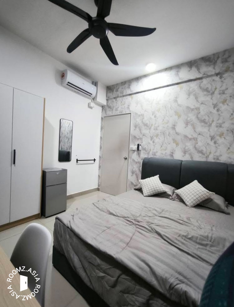 Studio room for rent at Serin Residency with private 🛁bathroom