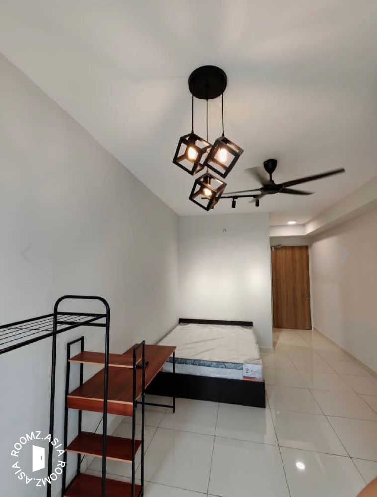 Studio room for rent at Casa Subang @ Subang Jaya with private 🛁bathroom