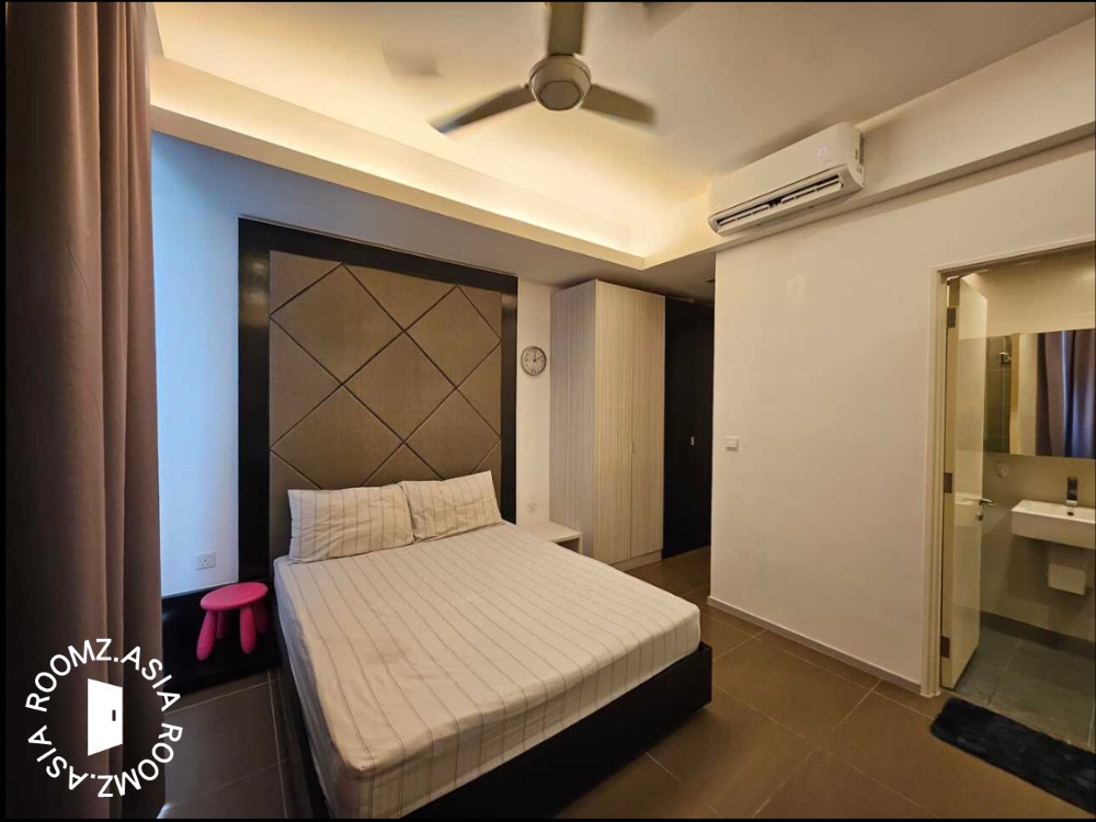 Studio room for rent at with private 🛁bathroom