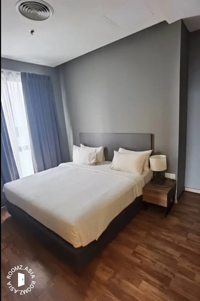 Studio room for rent at with private 🛁bathroom