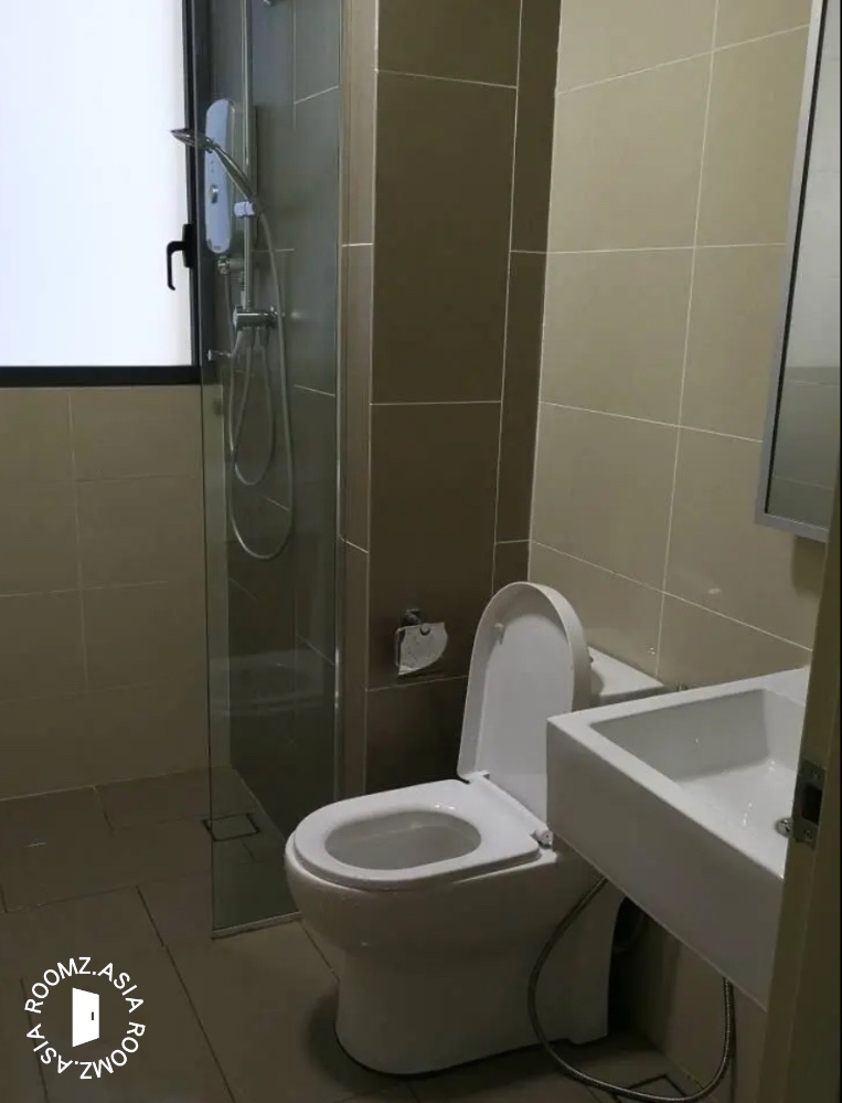 Studio room for rent at with private 🛁bathroom