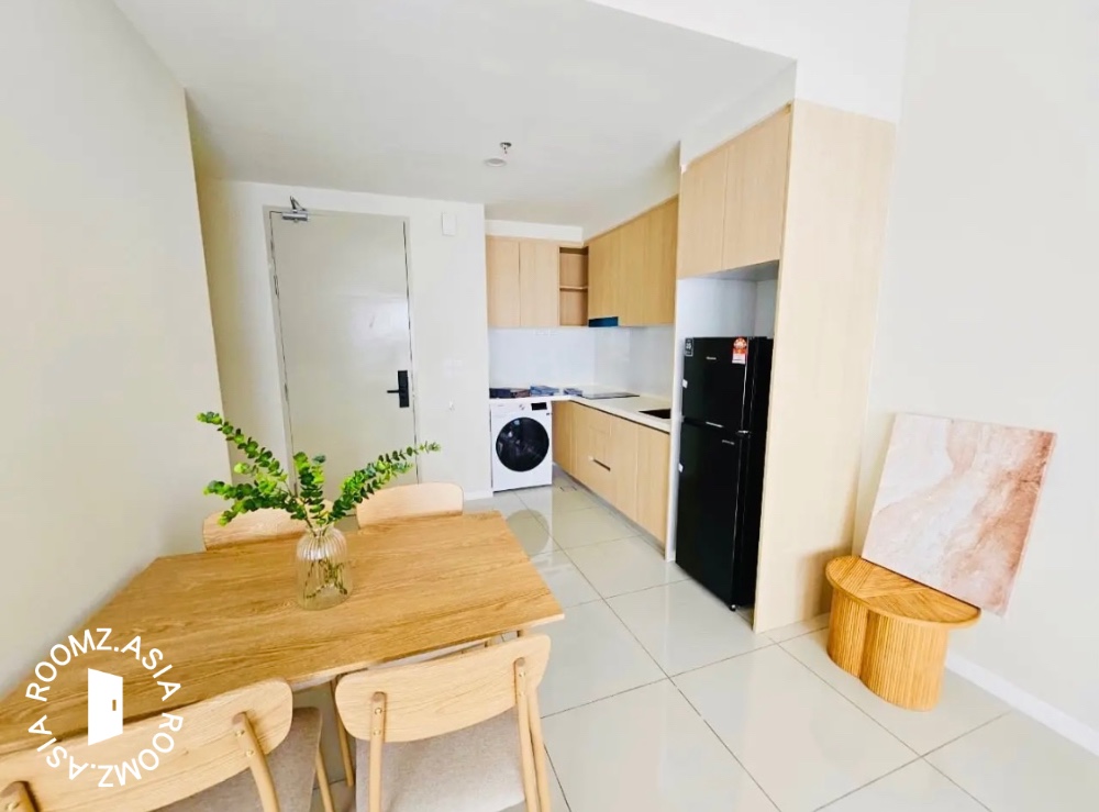 Studio room for rent at with private 🛁bathroom