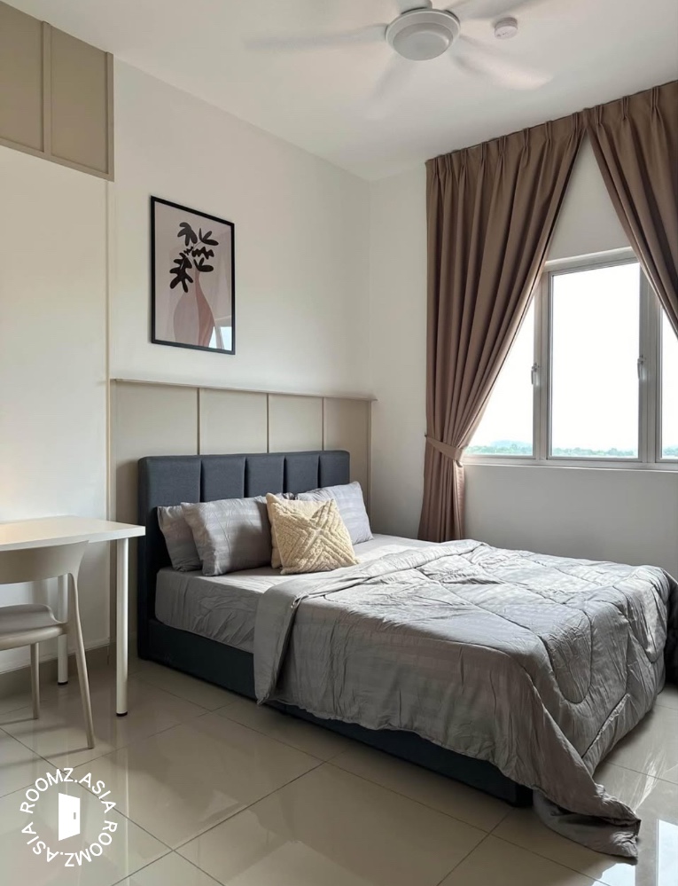 Studio room for rent at Crescent Bay Suites with private 🛁bathroom