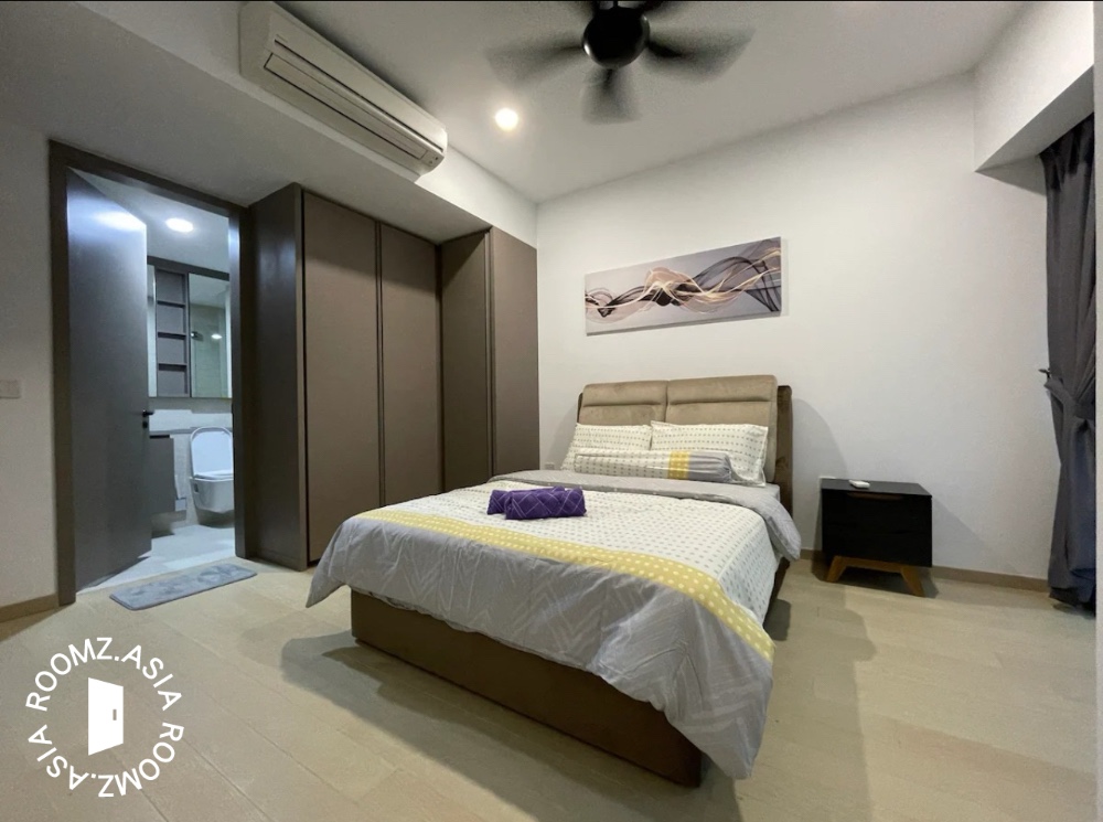 Studio room for rent at Paragon Suites @ CIQ with private 🛁bathroom