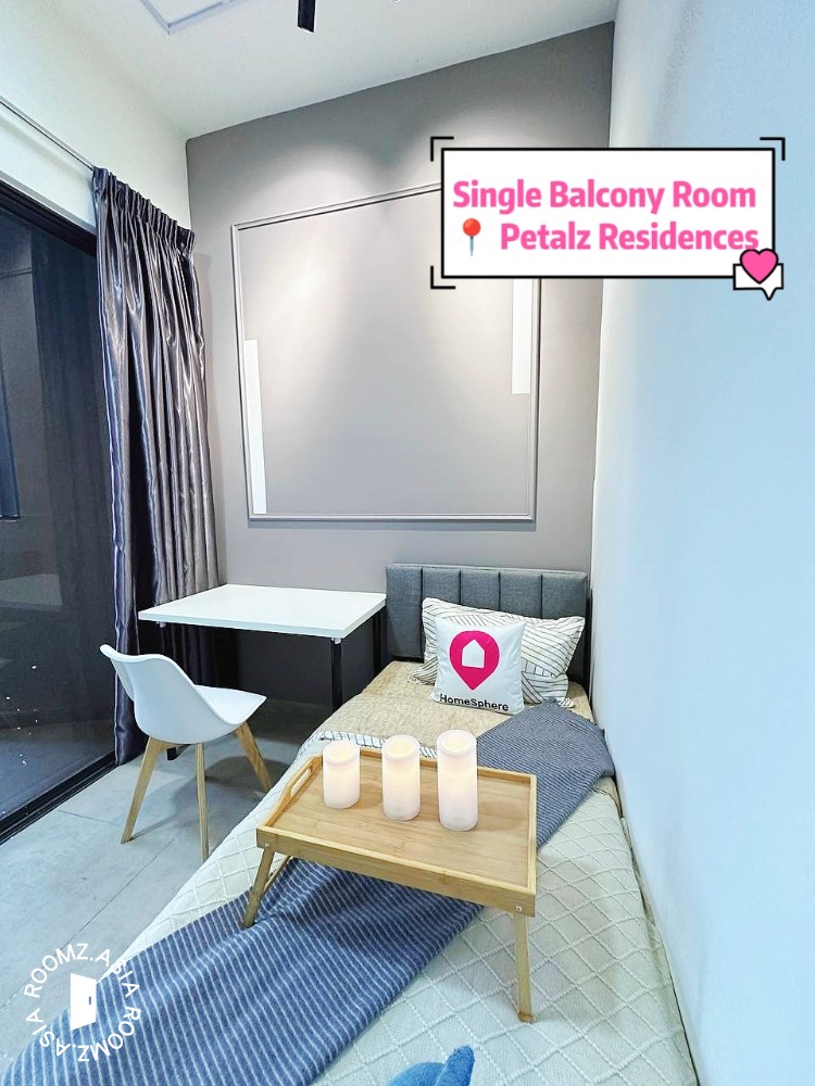Balcony with Nice View ๐ช Single Room Move In Ready at Petalz Residences Old Klang Road