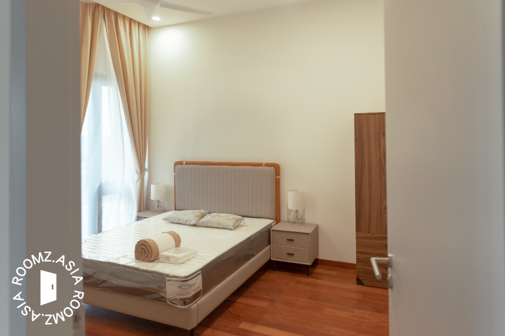 Middle room for rent at Sapphire Paradigm Kelana Jaya Full Furnished