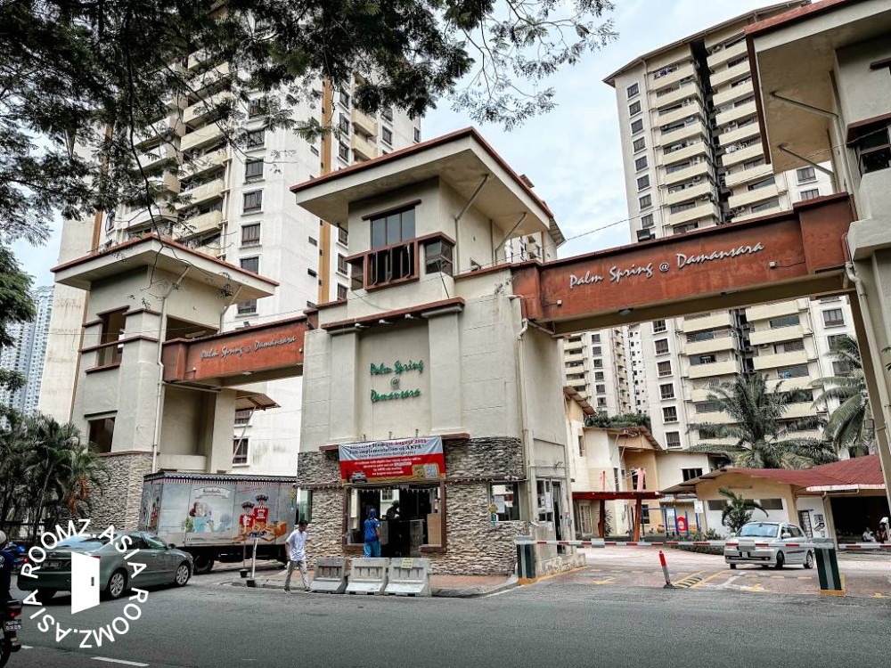 Fully furnished Medium Room for Rent at Palm Spring Condominium Nearby MRT Surian, Kota Damansara, Petaling Jaya, Selangor