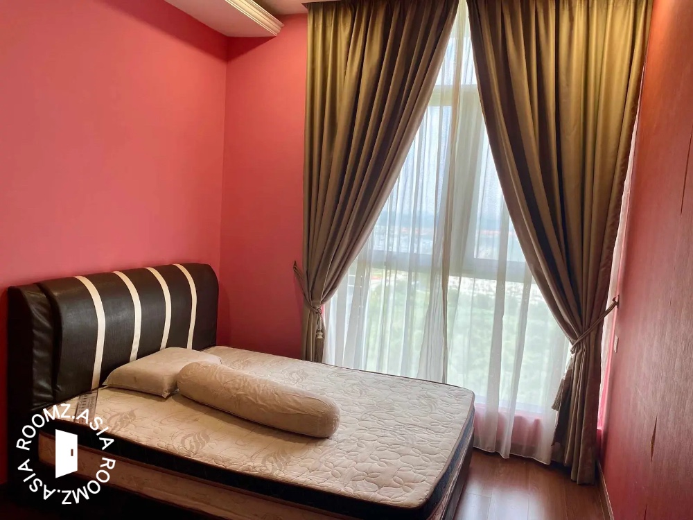 Studio room for rent at Mutiara Ville Residence, Cyberjaya with private 🛁bathroom