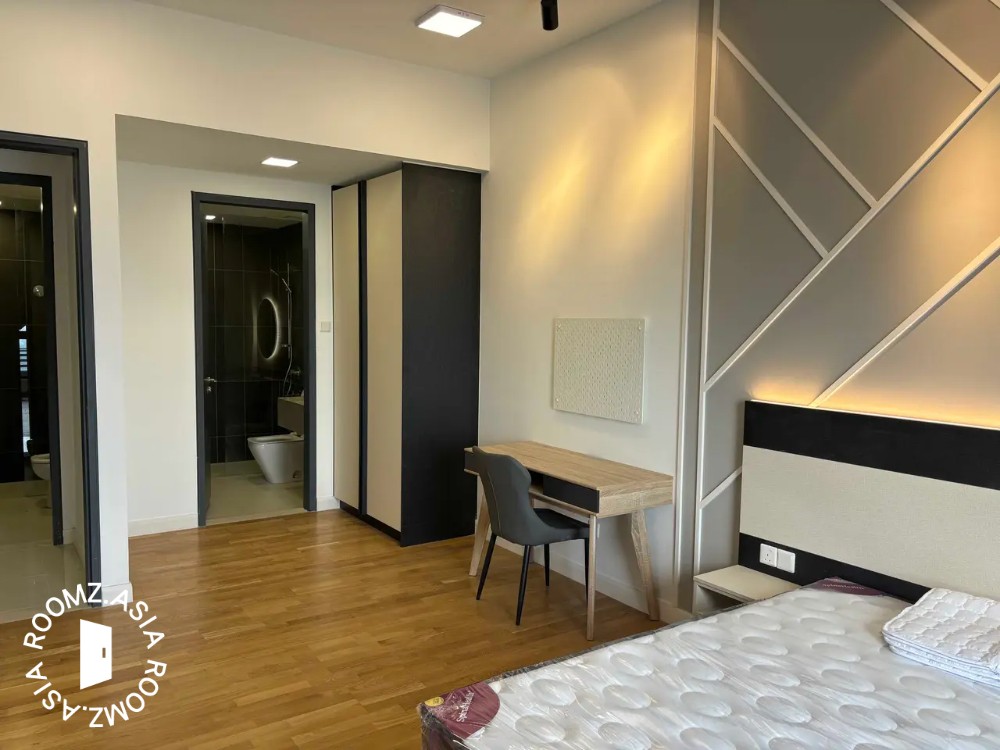 Studio room for rent at with private 🛁bathroom