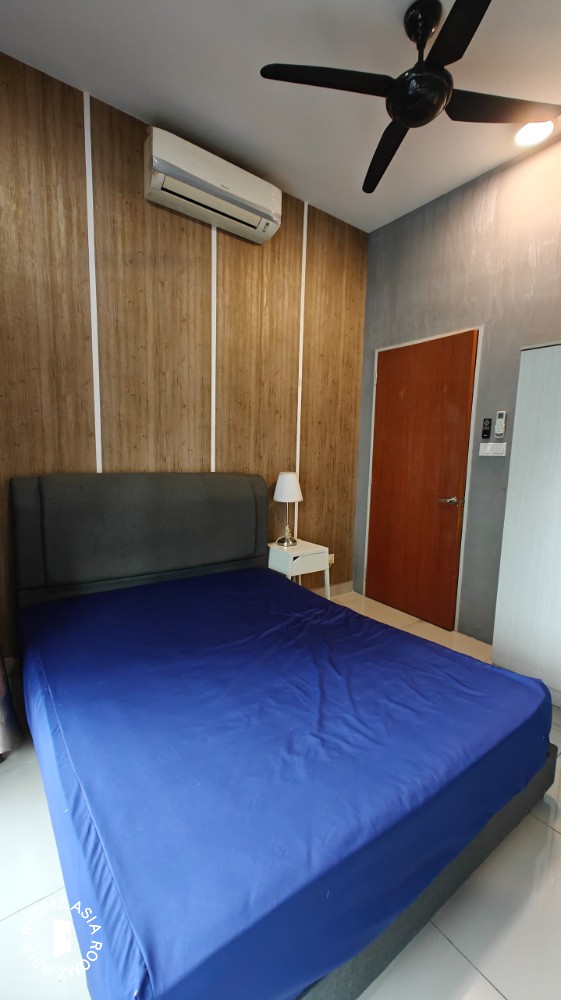 Balcony Medium Room with Car Park at Citizen @ Old Klang Road (Female Unit)