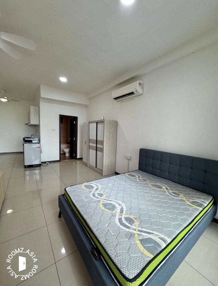 Studio room for rent at Damansara Foresta with private 🛁bathroom