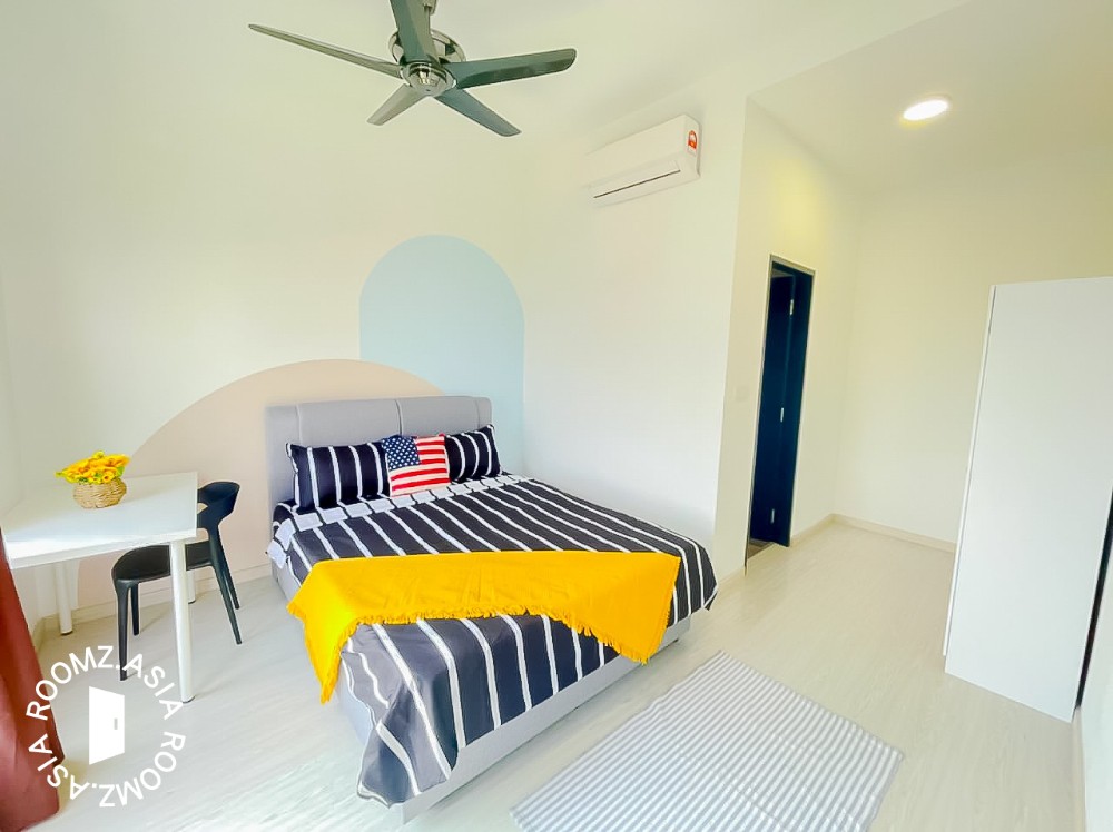 🛏️ MASTER ROOM RM1100📅01July 🛁private bathroom
