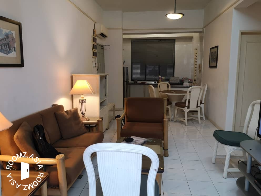 Master room for rent at with private 🛁bathroom prefer 👩female