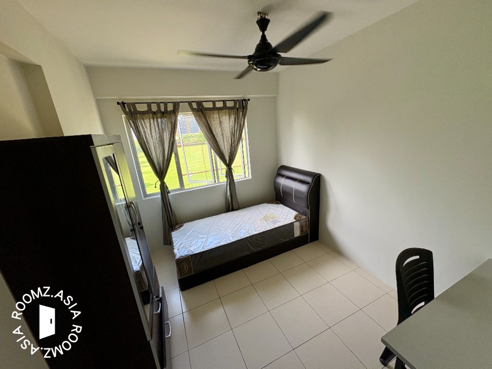 Middle room for rent at Pangsapuri Suria 1 Batu Kawan