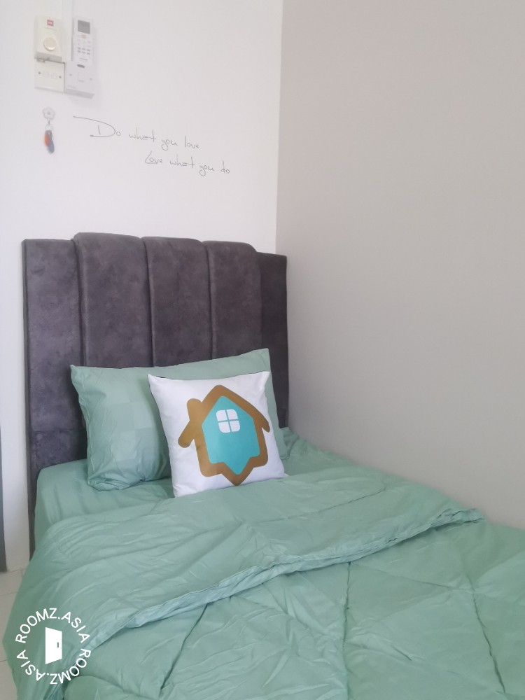 Zero Deposit. Single room for rent at Laguna Residence Bandar Sunway.