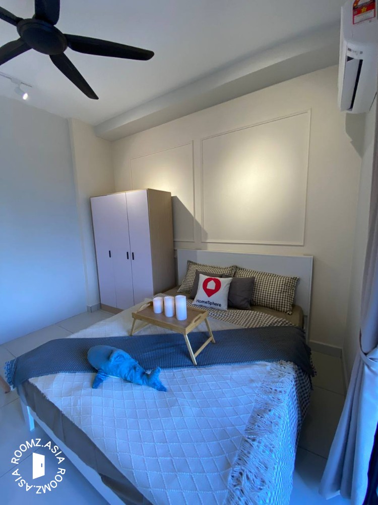 🏡Comfy Middle Balcony Room with A/C for rent 📌 Nest 2 Residences, Old Klang Road