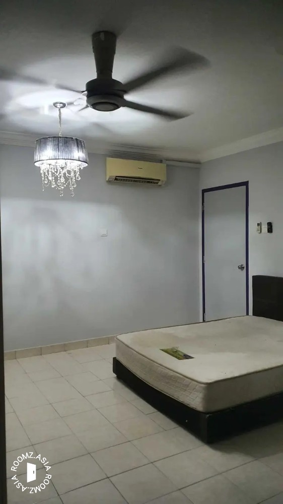 Single room for rent at palm spring with private 🛁bathroom