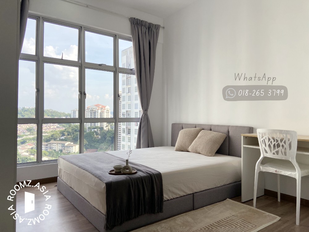 Middle room for rent near KL Eco City, Bangsar