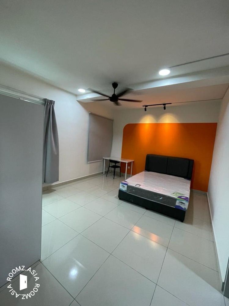Master room for rent at with private 🛁bathroom