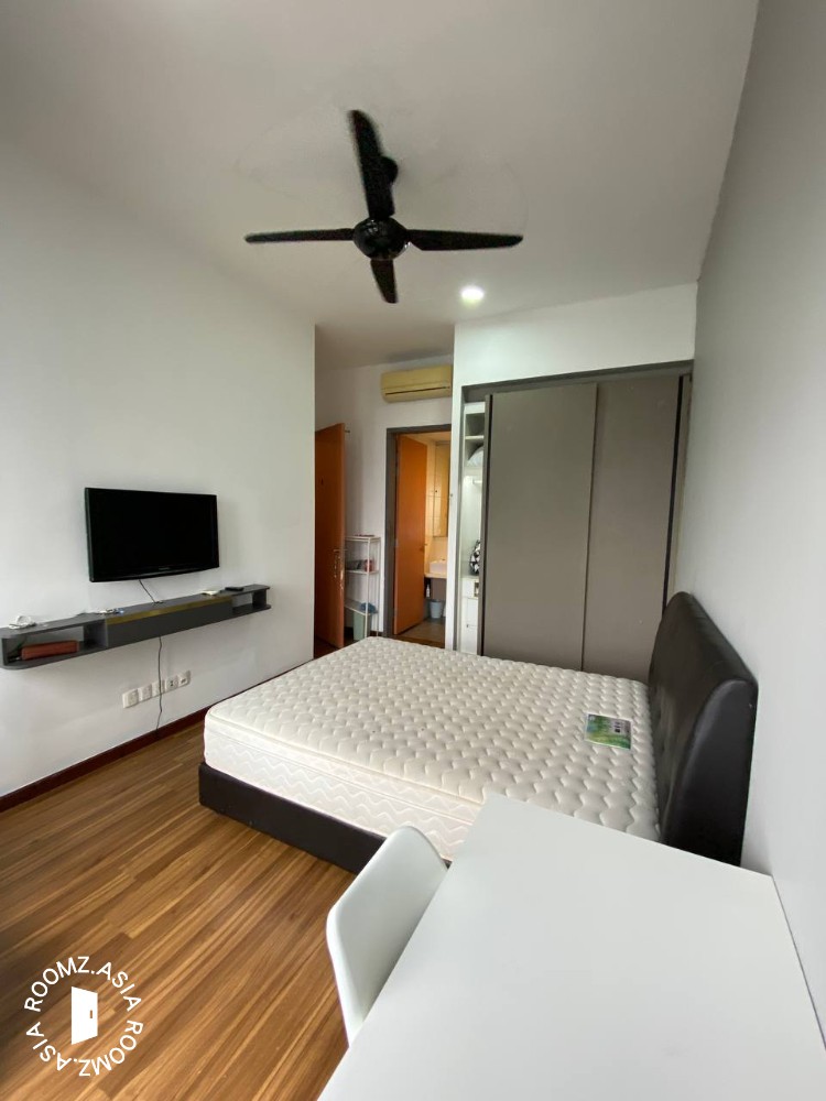 ✨ Petalz Residences @ Old Klang Road Master room for rent at with private 🛁bathroom