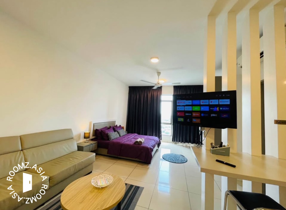 Studio room for rent at Palmville Resort Condominium with private 🛁bathroom