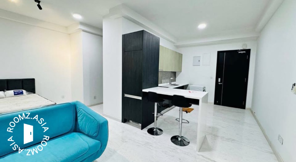 Studio room for rent at Country Garden Danga Bay with private 🛁bathroom