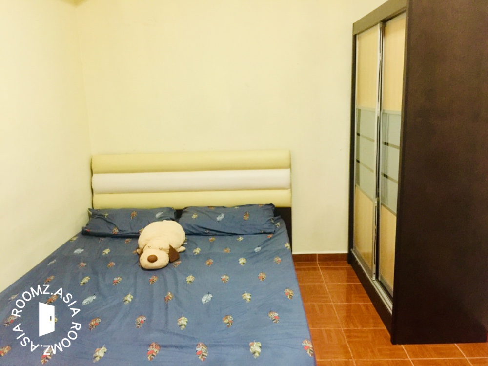 Middle room for rent at Jalan Bedara. Bukit Bintang, Kuala Lumpur with private 🛁bathroom prefer 👩female