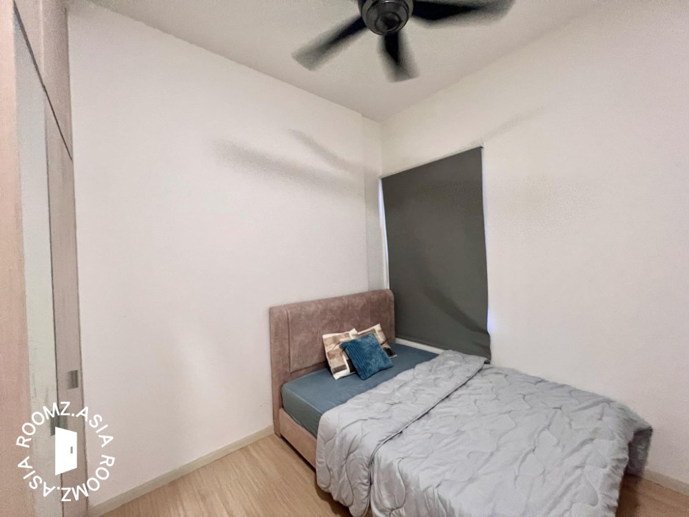 Middle room for rent at Lakeville Residence Kepong Baru near Sentul,Lotus,Jalan Ipoh,Sunway Putra Mall,KLCC,Hospital