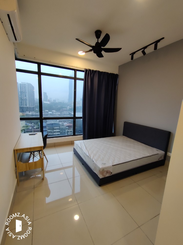 Master room for rent at with private 🛁bathroom