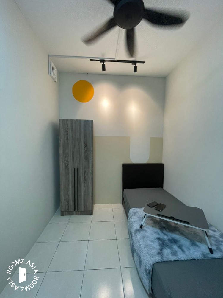 Available All Female room for Rent in Platinum OUG Fully Furnished