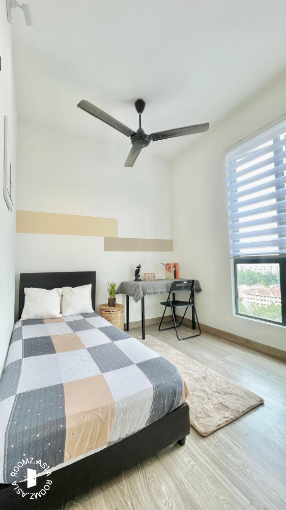 FEMALE MIDDLE ROOM FOR RENT IN SETAPAK DANAU KOTA SUITE INCLUDE UTILITY
